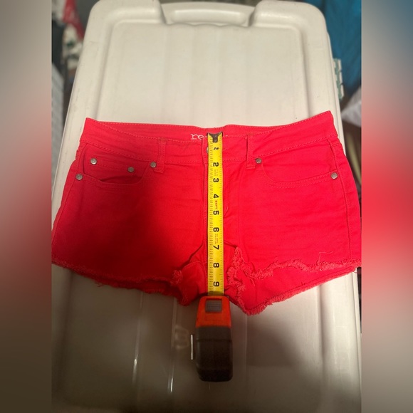 Refuge bright pink low rise jean shorts - Picture 5 of 5